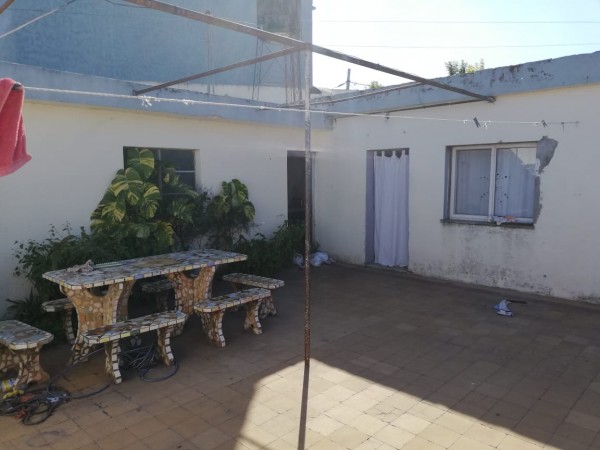 Casa de dos dormitorios sobre Avenida Colón 