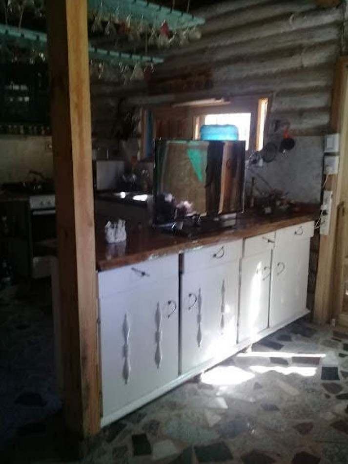 VENDO HERMOSA CASA DE TRONCOS