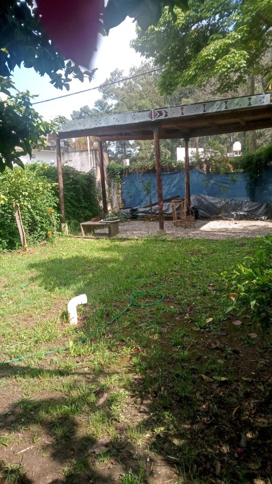 VENDO HERMOSA CASA DE TRONCOS