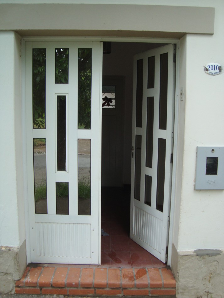 VENDO CASA BELGRANO 2.010